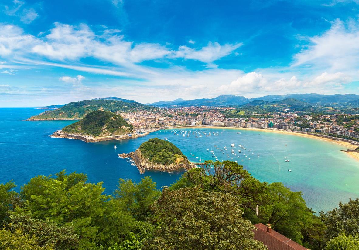 Fly & Drive Pamplona - San Sebastian